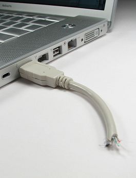 Abgerissenes USB-Kabel als USB-Stick
